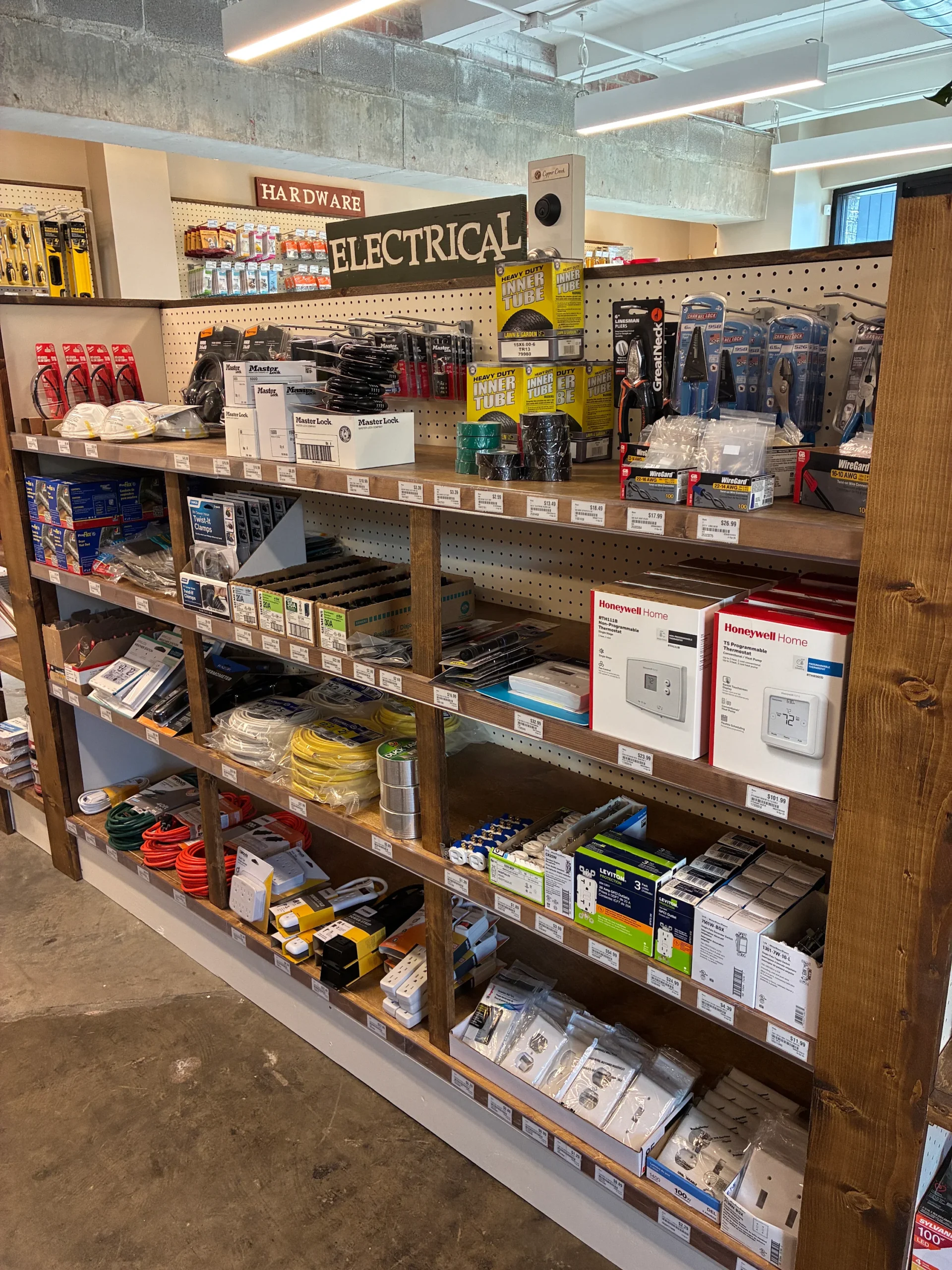 KB Home & Hardware (23)